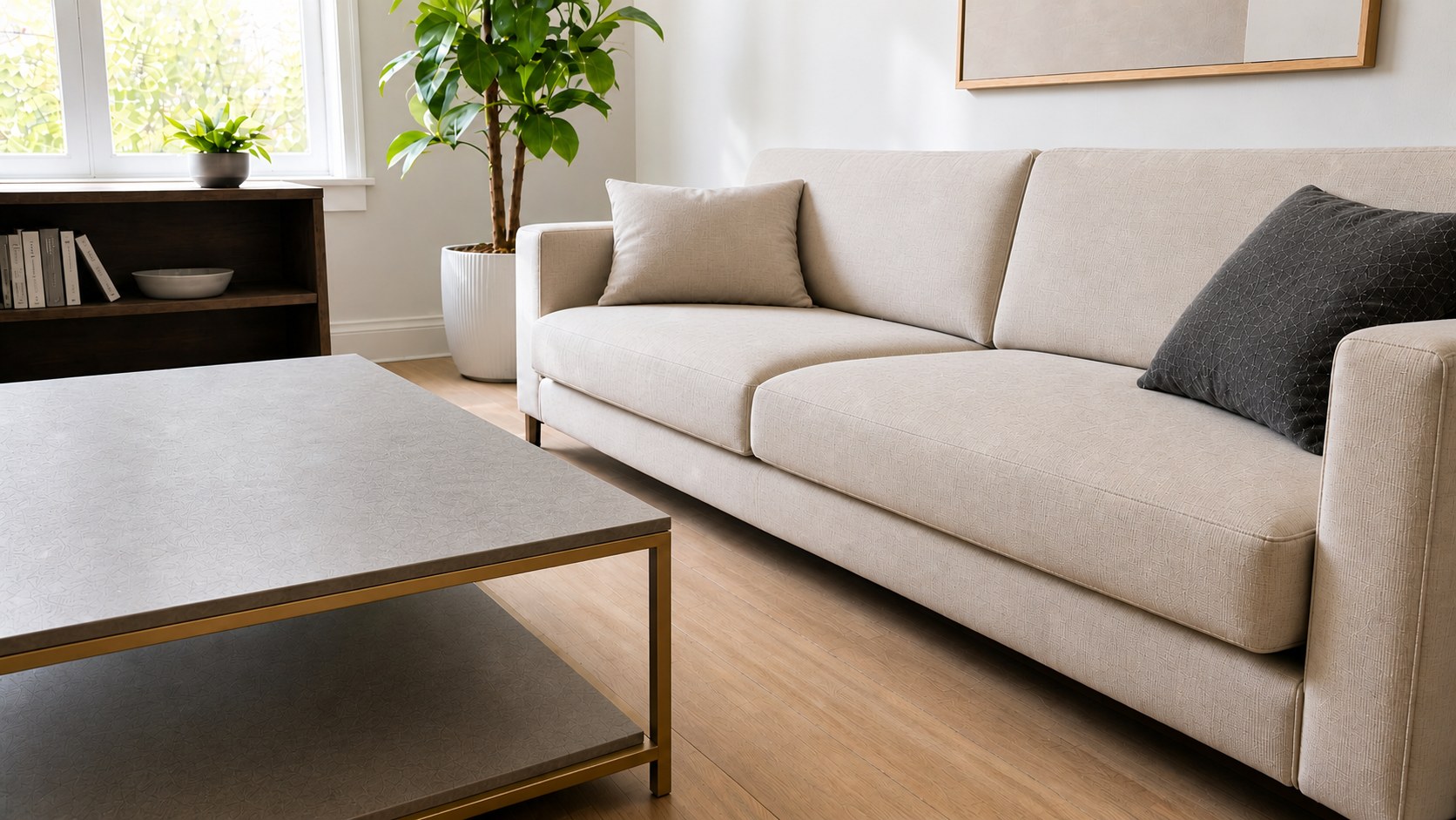 Švari sofa po valymo